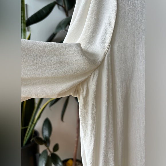 100% Silk Blouse, White/Black, Medium - Picture 2 of 5